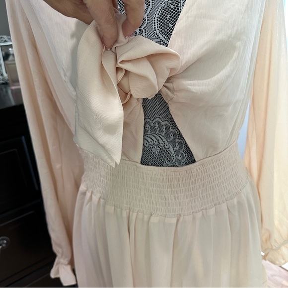 Tie-Front Ruffle Mini Dress – Boho Chic Size M - Picture 7 of 17